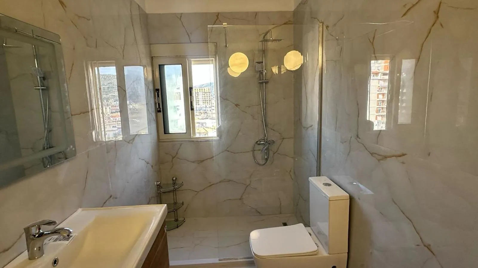 Osmenaj Seaside Apartment Vlorë